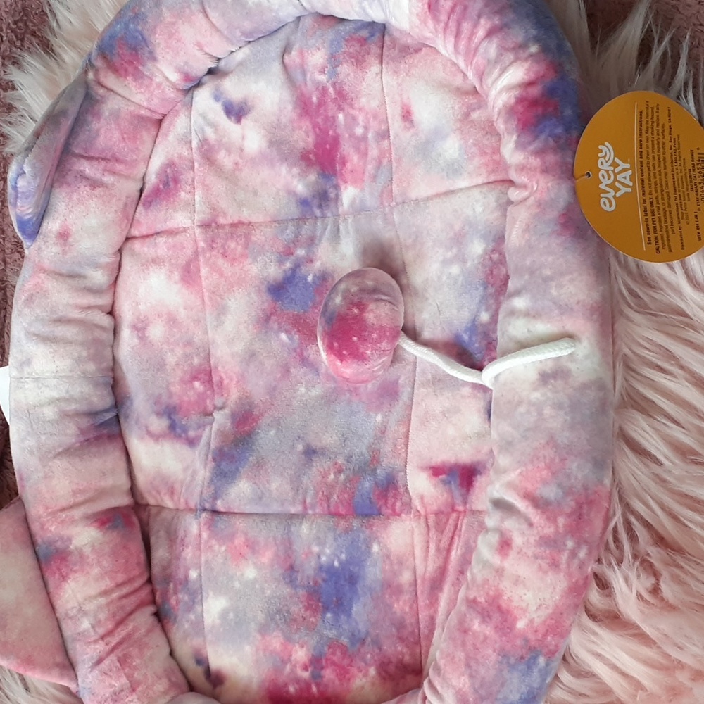 Brand New PETCO TYE DIE GALAXY CAT HEAD DONUT BED